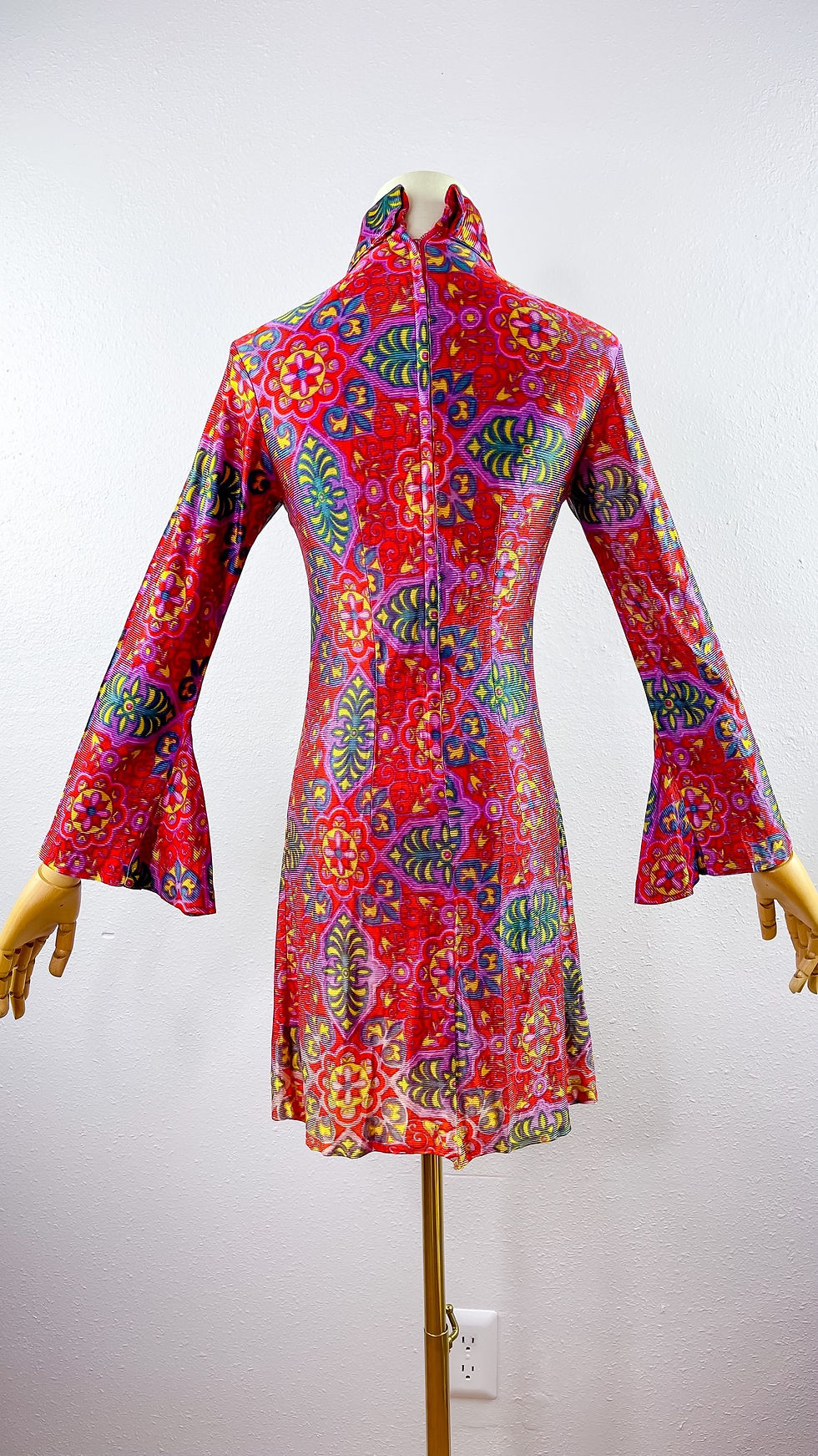 Thumbnail: 1960’s Rare Psychedelic Beagle Collar Bell Sleeve Mini Dress