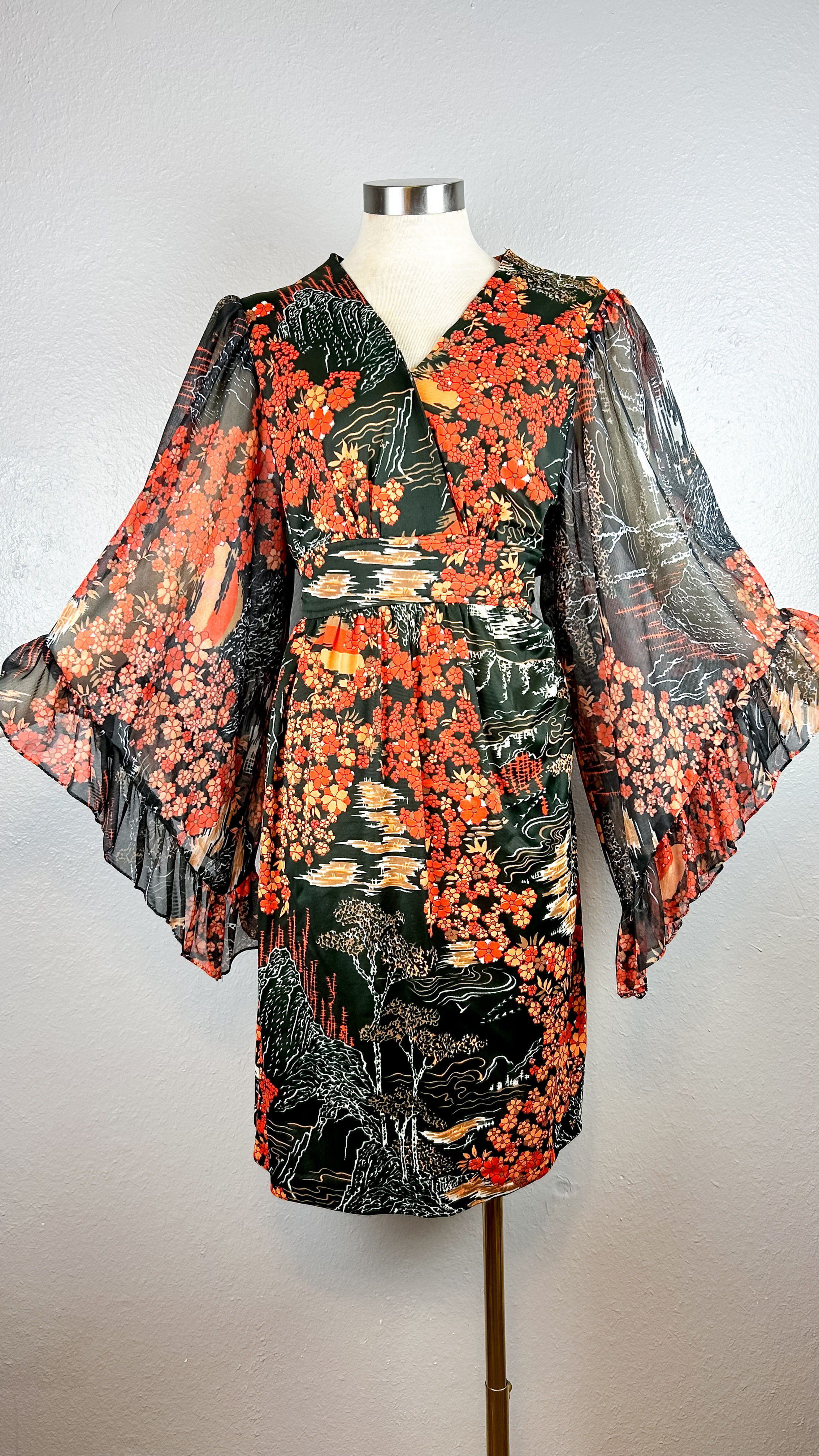 1960’s Scenic Angel Sleeve Dress - L