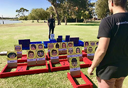 Juego gigante "¿Quién es él?" para festivales y eventos en Valencia.