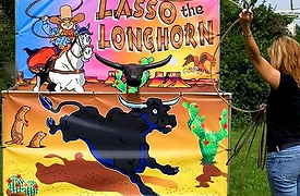Puesto de juego de habilidad tipo feria clásica en un evento al aire libre