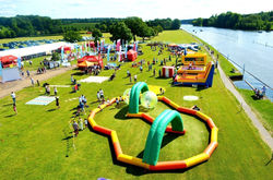 Alquiler juegos inflables eventos Valencia — ViveJuego