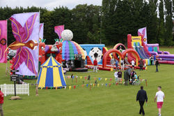 Juegos inflables alquiler fiestas Valencia — ViveJuego
