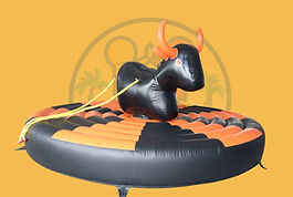 Alquiler de rodeo toro hinchables para festivales y eventos en Valencia.