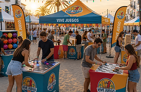 Mesas de juego con imagen de marca personalizada en una activación de evento