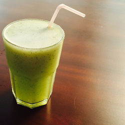 Suco de abacaxi com hortelã para refrescar 🍹