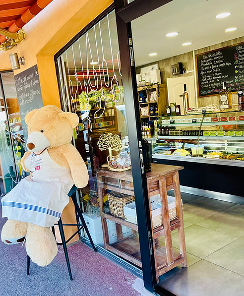 Devanture Epicerie La Manufacture du Rouret.JPEG