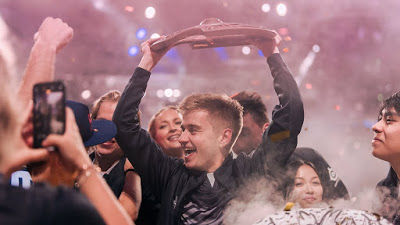 Ever wonder what's the inside of the world's richest esports player's mansion looks like?