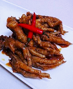 Spicy chicken feet (maotoana)