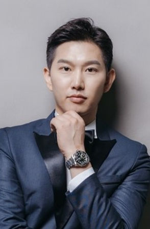 김진웅사진.jpg