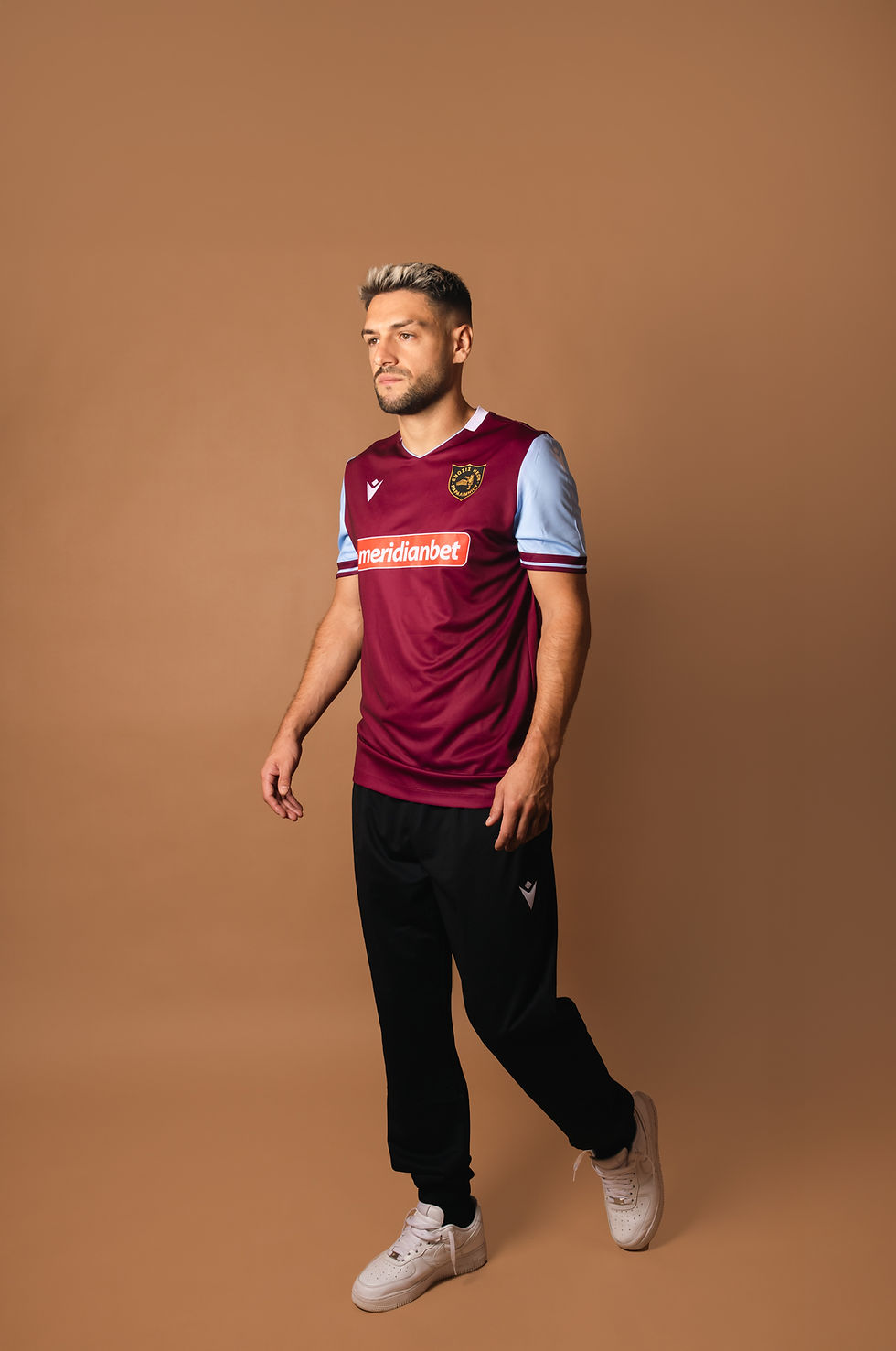 Μικρογραφία: Macron Official Home Kit 2025-26 (90 years Anniversary)