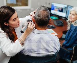 patient-being-examined_4500x3000.jpg.jpg