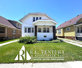 2 Bed 1 Bath Lower Unit w/ Garage | Northside of Racine