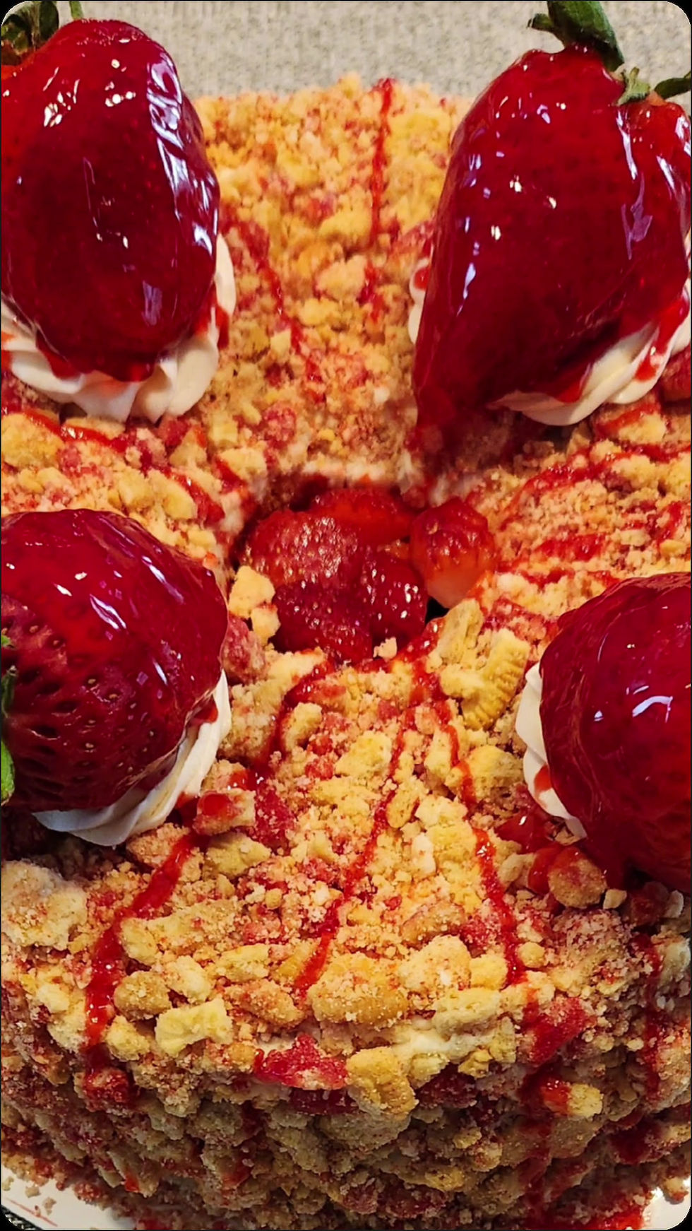 Thumbnail: Strawberry Crunch Cake