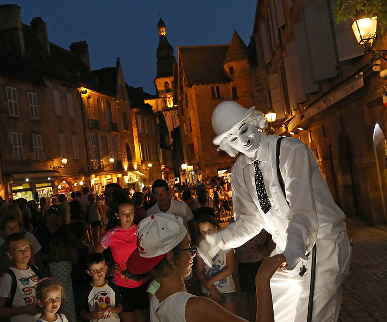 Animation_de_rue_ Sarlat - Agence Urope