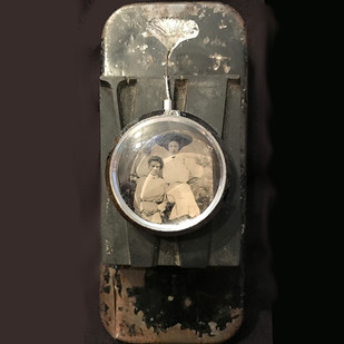 of this collage o recycled materials.