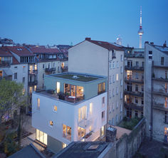 hofhaus, berlin-mitte, 2019, wohnen, berlin, hinterhof, gartenhaus, modern, wolff architekten, mosaik, fassade, neubau