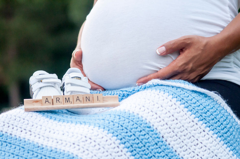 
What to Bring to a Maternity Shoot