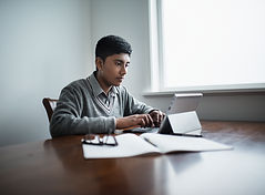 Estudante trabalhos de casa fazendo