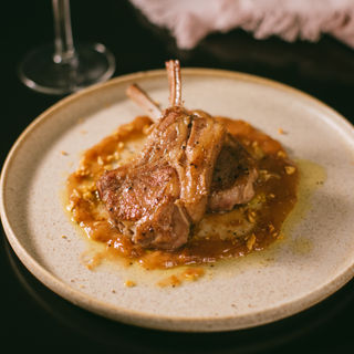 ラムチョップのグリル・梅肉ソース