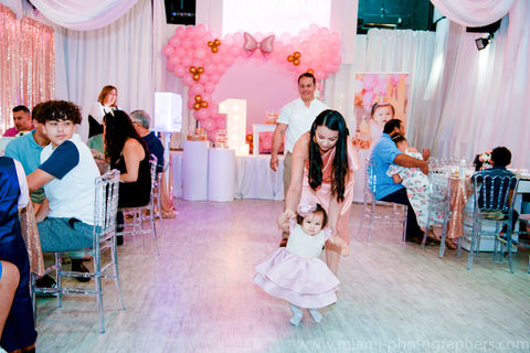 miami-photographer-kid-1st-birthday-party-25.jpg