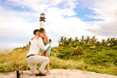 miami+photographer+cape+florida+lighthouse+proposal+engagement+key+key+biscayne-3.jpg