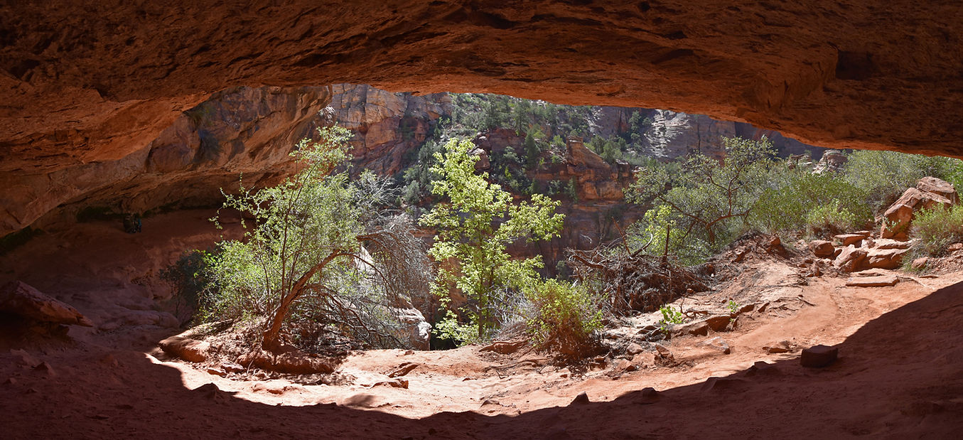 Utah - Zion National Park - Canyon Overlook Trail - grotte