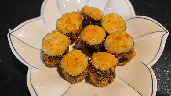 28.- Maki atún crujiente (8pz)