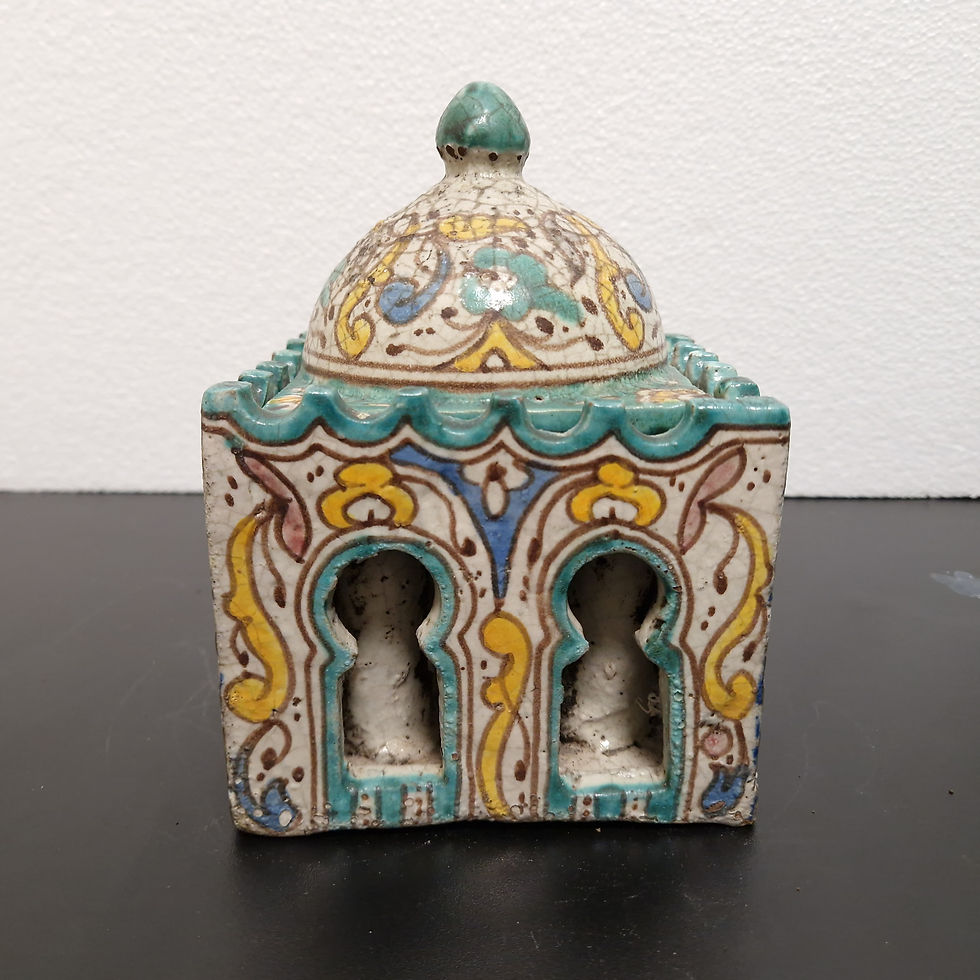 Thumbnail: Late 19th century hand-painted, ceramic Moroccan khattat calligraphy inkwell