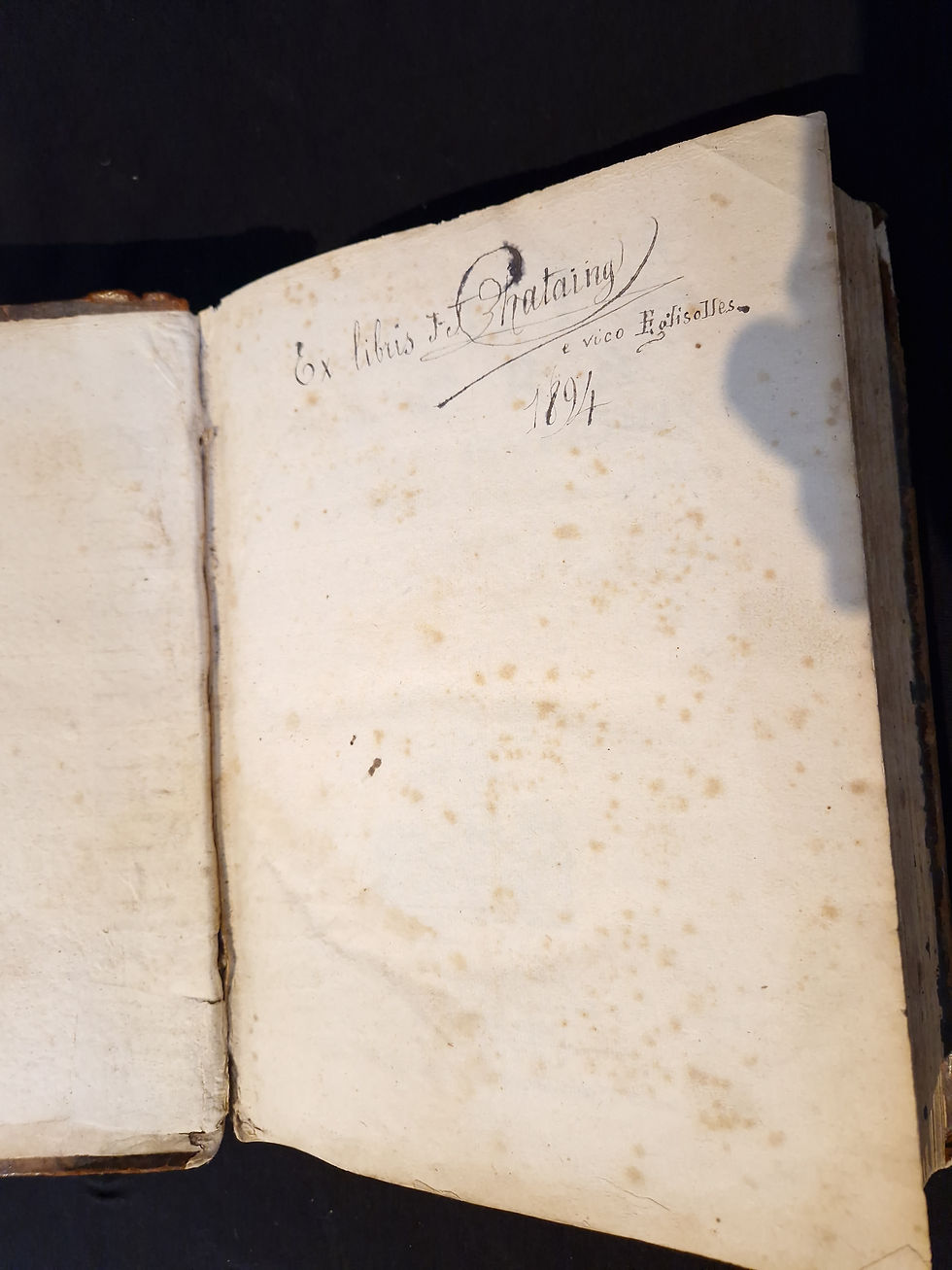 Thumbnail: Antique Bible 1691, Large Leather & Gold Bound, Latin Vulgate, France