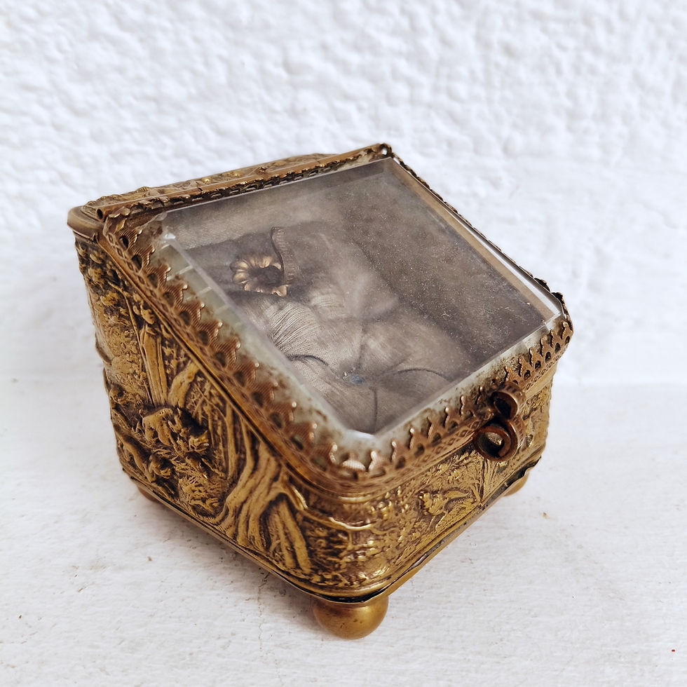 Thumbnail: 19thC French Napoleon III Gilt Bronze Hunting Scene Jewelry Box Casket Glass Top