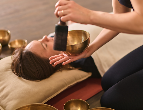 Klangschalenmassage-Soundhealing-Klangmassage-Klangschalen-Klangmeditation.png