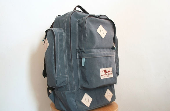 縮圖：Monday Hiking 09 Grey