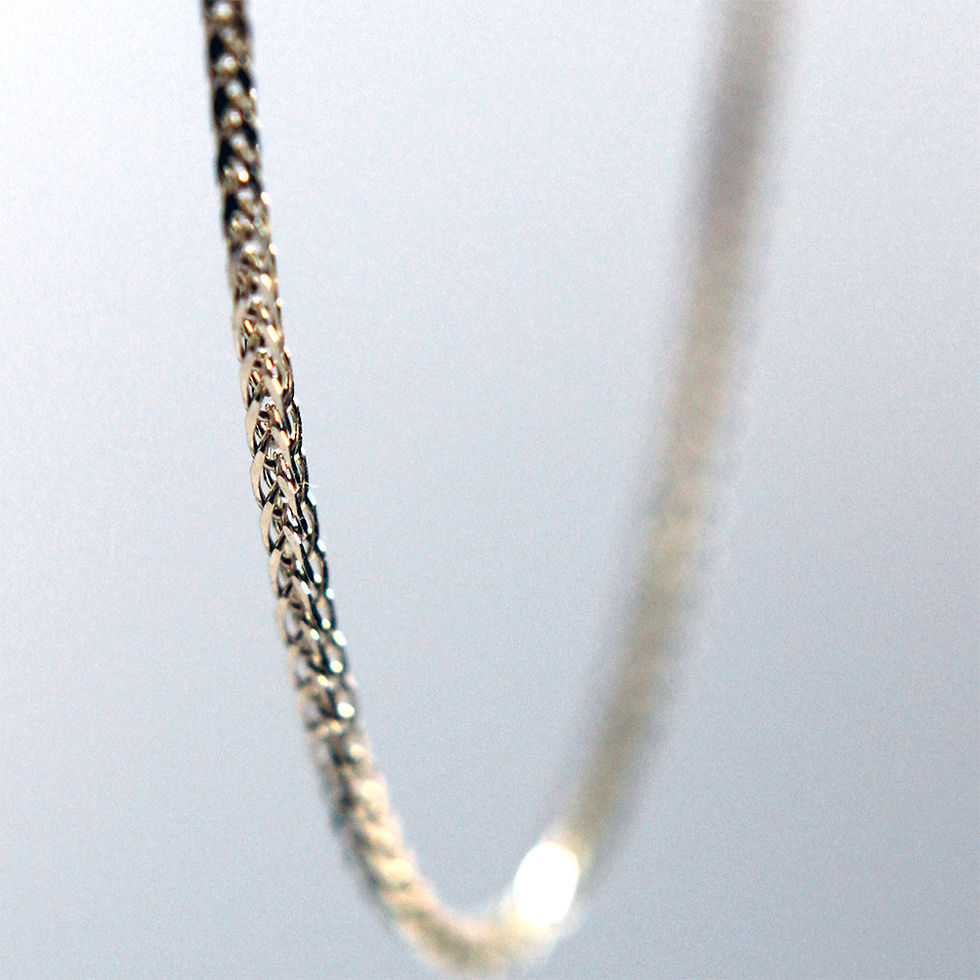 תמונה ממוזערת: SOFIA - Vintage Gold Necklace in 14K gold with a radiant luster, displayed on a white background.