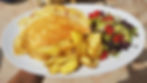 OMELETTE CON FRITAS Y ENSALADA