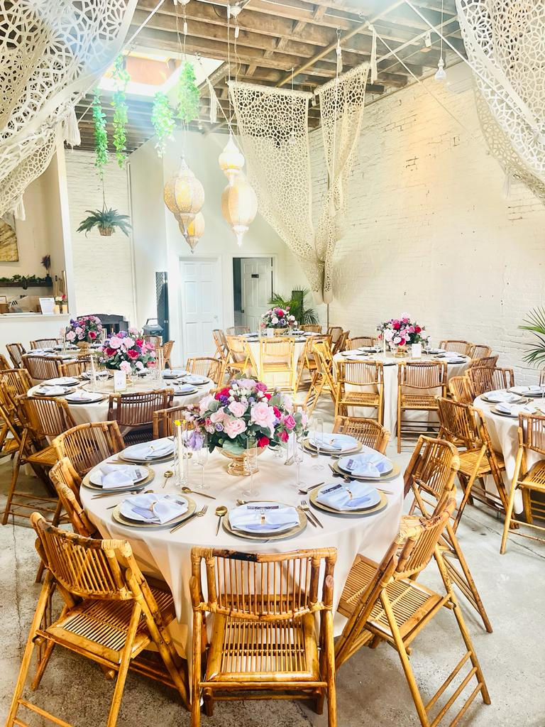 Tablescaping 
Mixed Silk & Fresh  Floral Centerpieces 
Beige Tablecloths
Table Number  
Napkins With Ring
 Menu & Thank You Cards
Tall Candles 