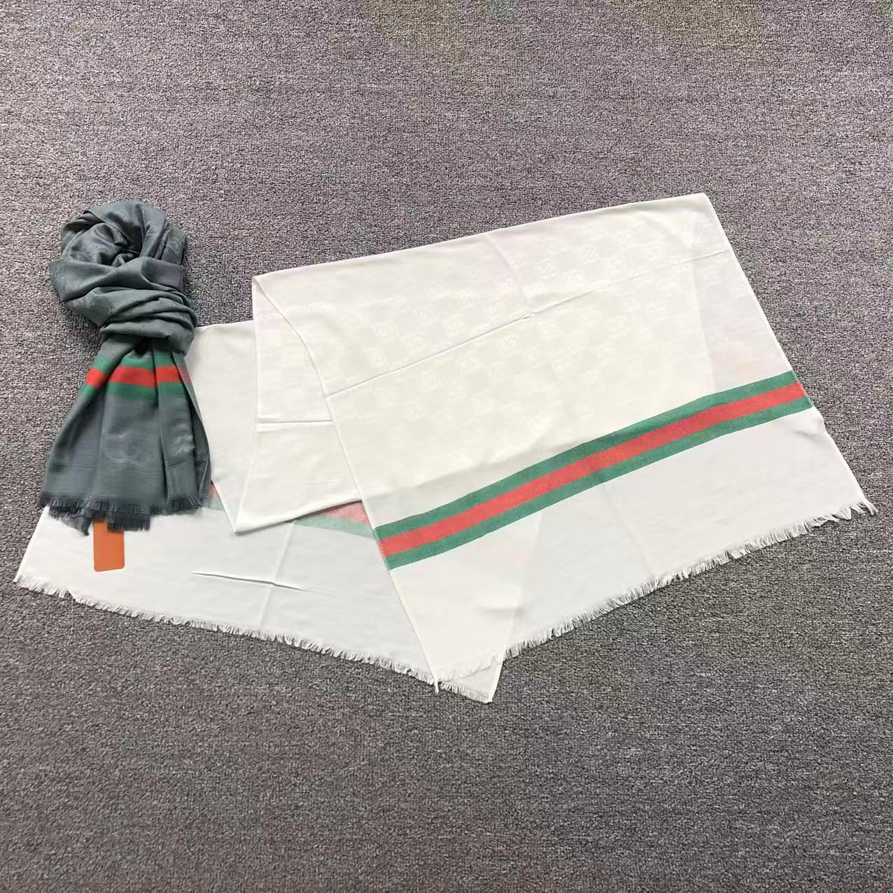 Lenço gucci