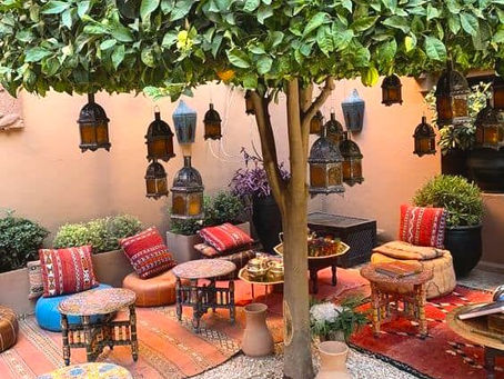 Create Your Own Personal Paradise with an Outdoor Living Area - Here's How!