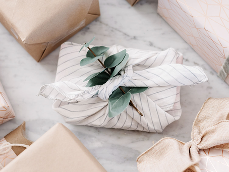 Best Thoughtful Gift Ideas 2022 - How to Choose Unique Gifts They Will Love