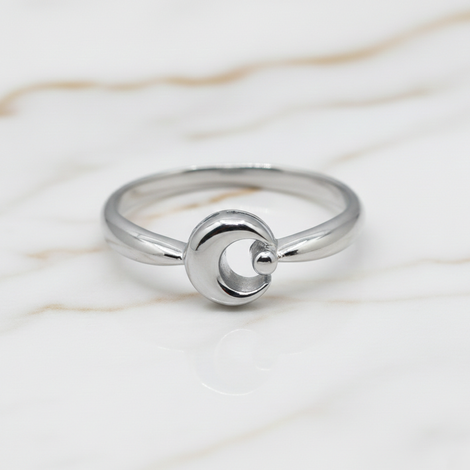 Thumbnail: Celestial Crescent Solitaire Band