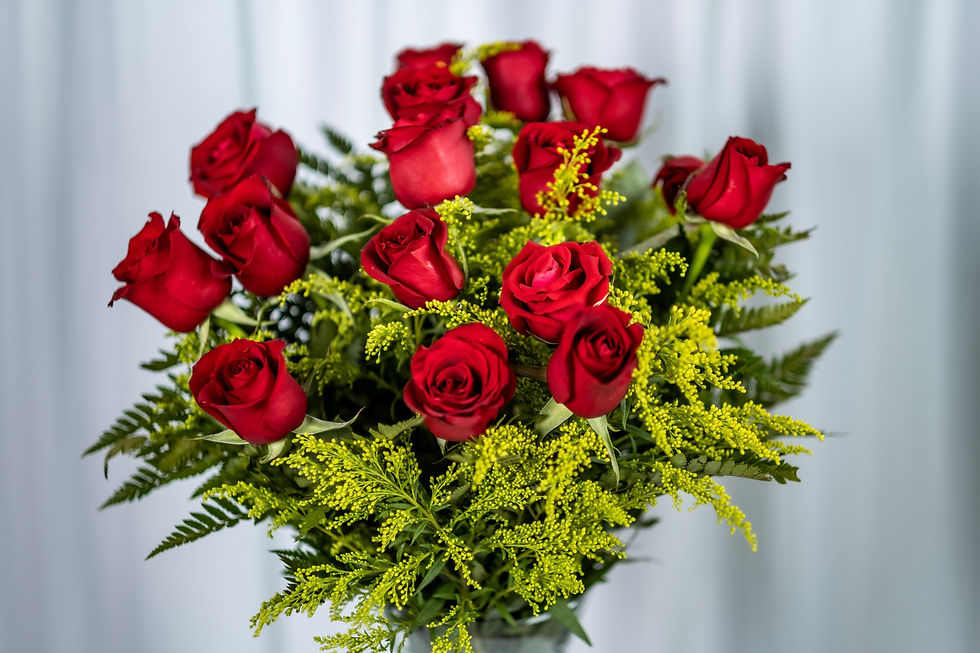 Miniatura: ARRANJO COM 16 ROSAS VERMELHAS NO VIDRO