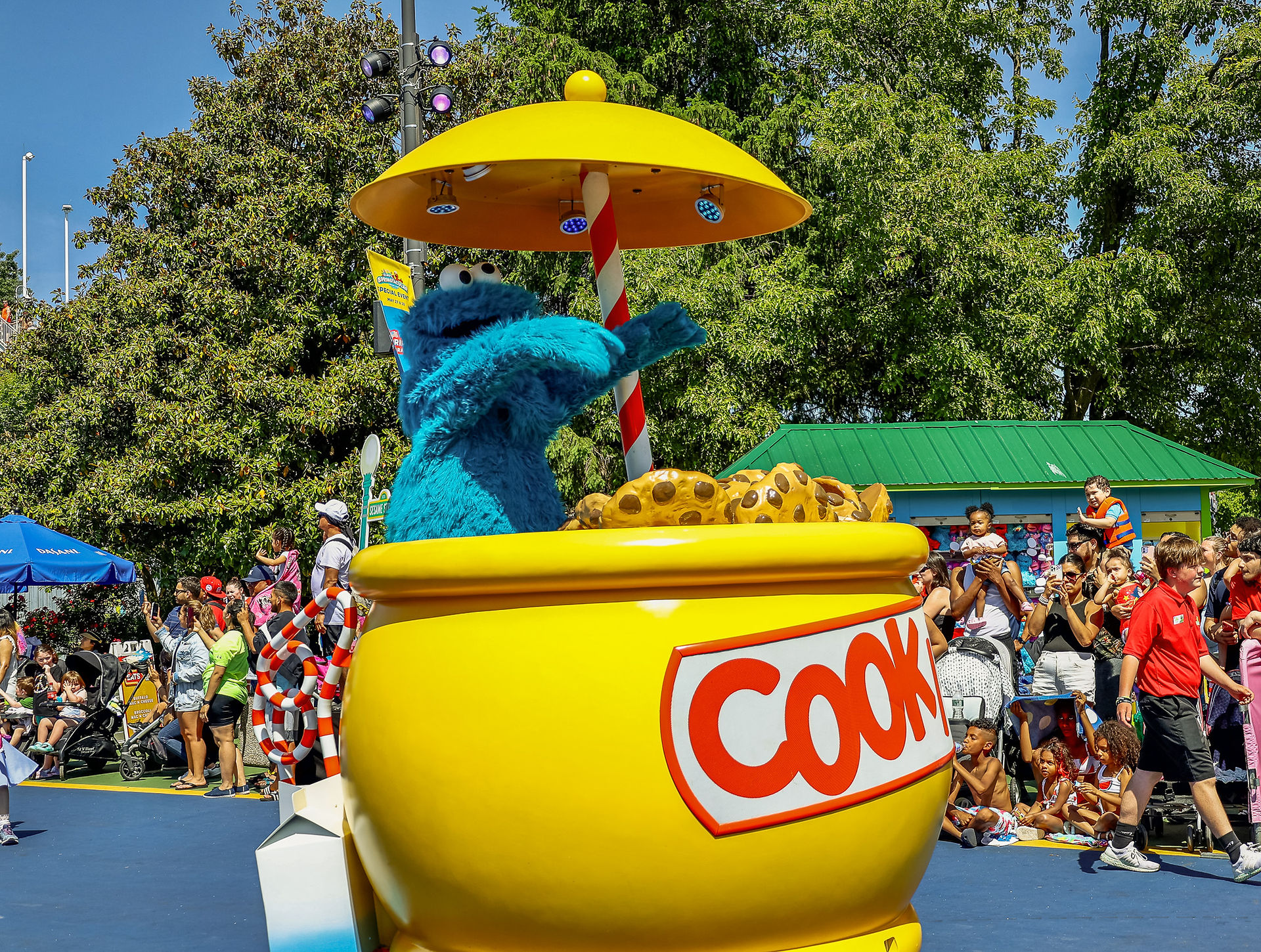 Sesame Street Party Parade 7 - Sesame Place Philadelphia