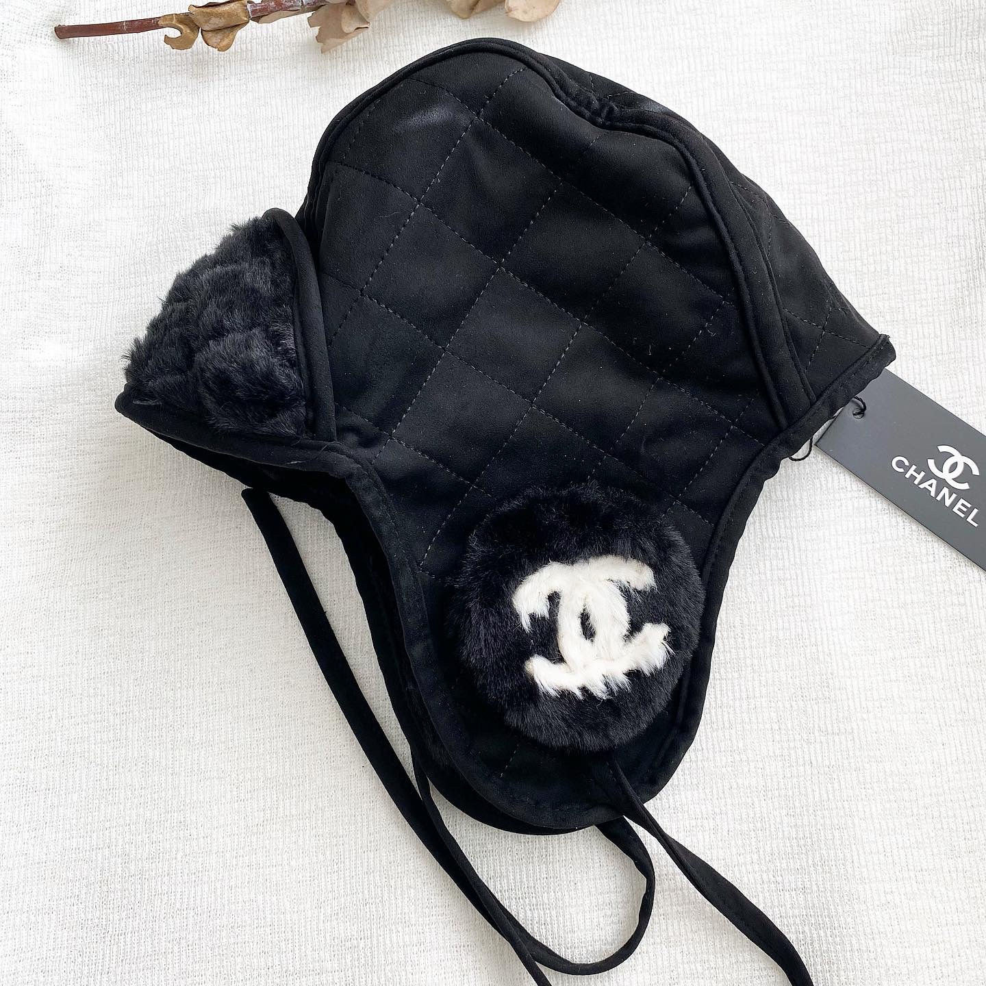 Luxury Black Trapper Hat (+Label)