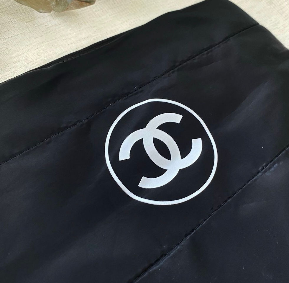 Thumbnail: Luxury White Zipper Pouch