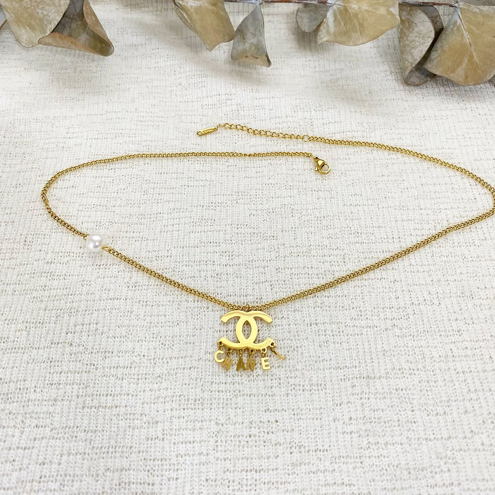Thumbnail: Luxury Gold Chain Pearl Necklace