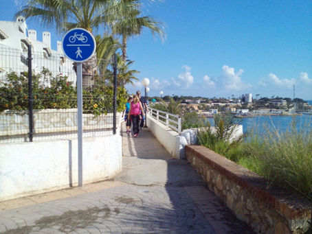 El PSOE afirma que al PP "ni le importa el paseo de Aguamarina, ni le importa la costa"