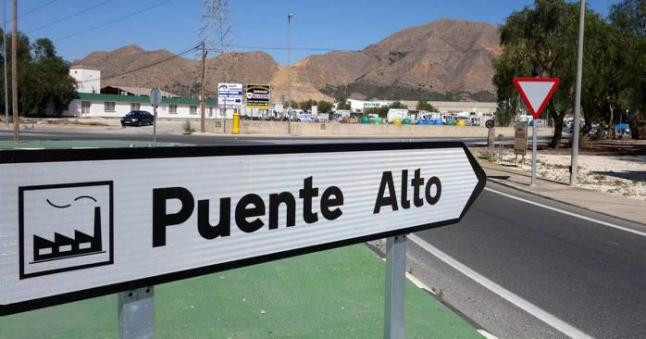 Entrada al polígono industrial Puente Alto de Orihuela
