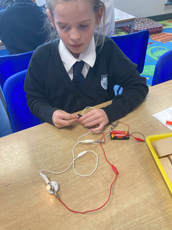 20251008_145924238_iOS