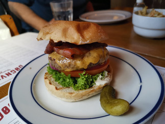Døgnvill Burger with cheese
