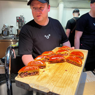Burger presentation by Ole Dysjaland