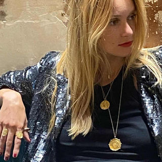 Louise Hendricks Paris chez JOY BIJOUX Martinique.jpg